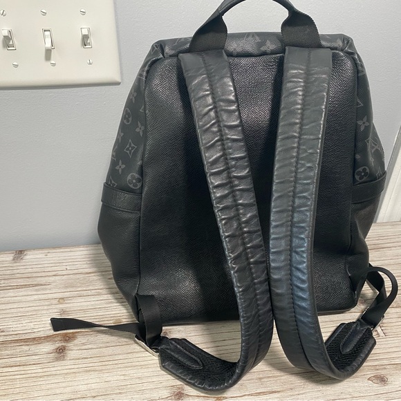 Louis Vuitton Monogram Eclipse Discovery Backpack - Picture 6 of 11